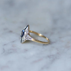 Bague Marquise en or jaune et blanc, saphirs et diamants - Castafiore