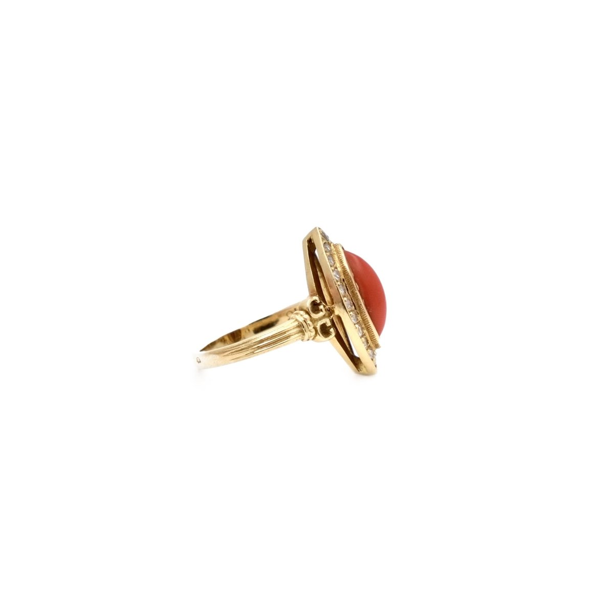 Ring coral marquise