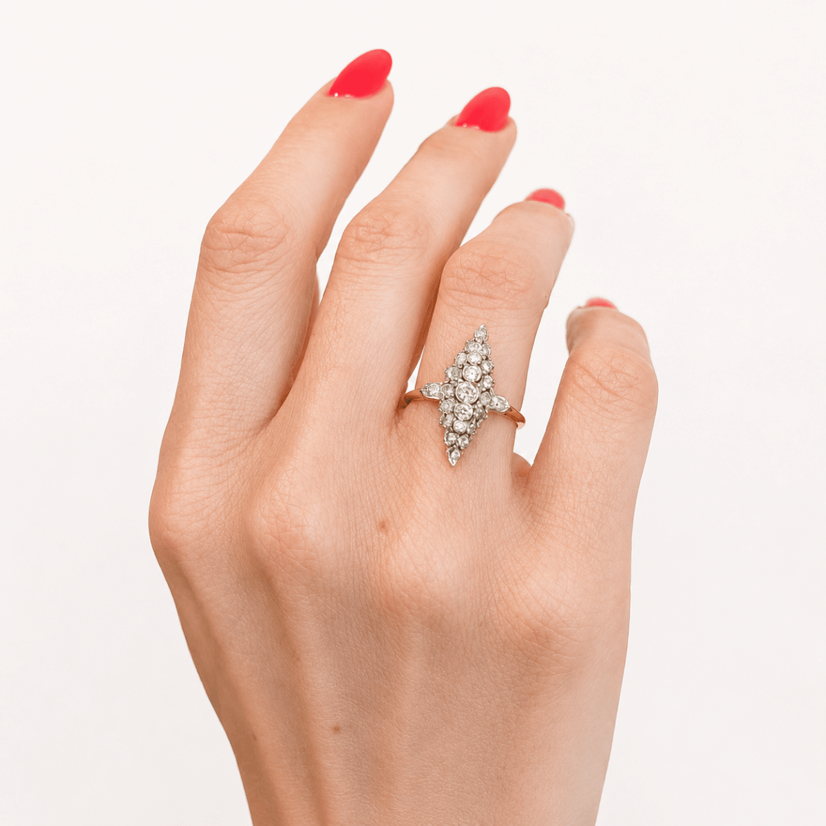 Bague Marquise en or jaune et diamants - Castafiore