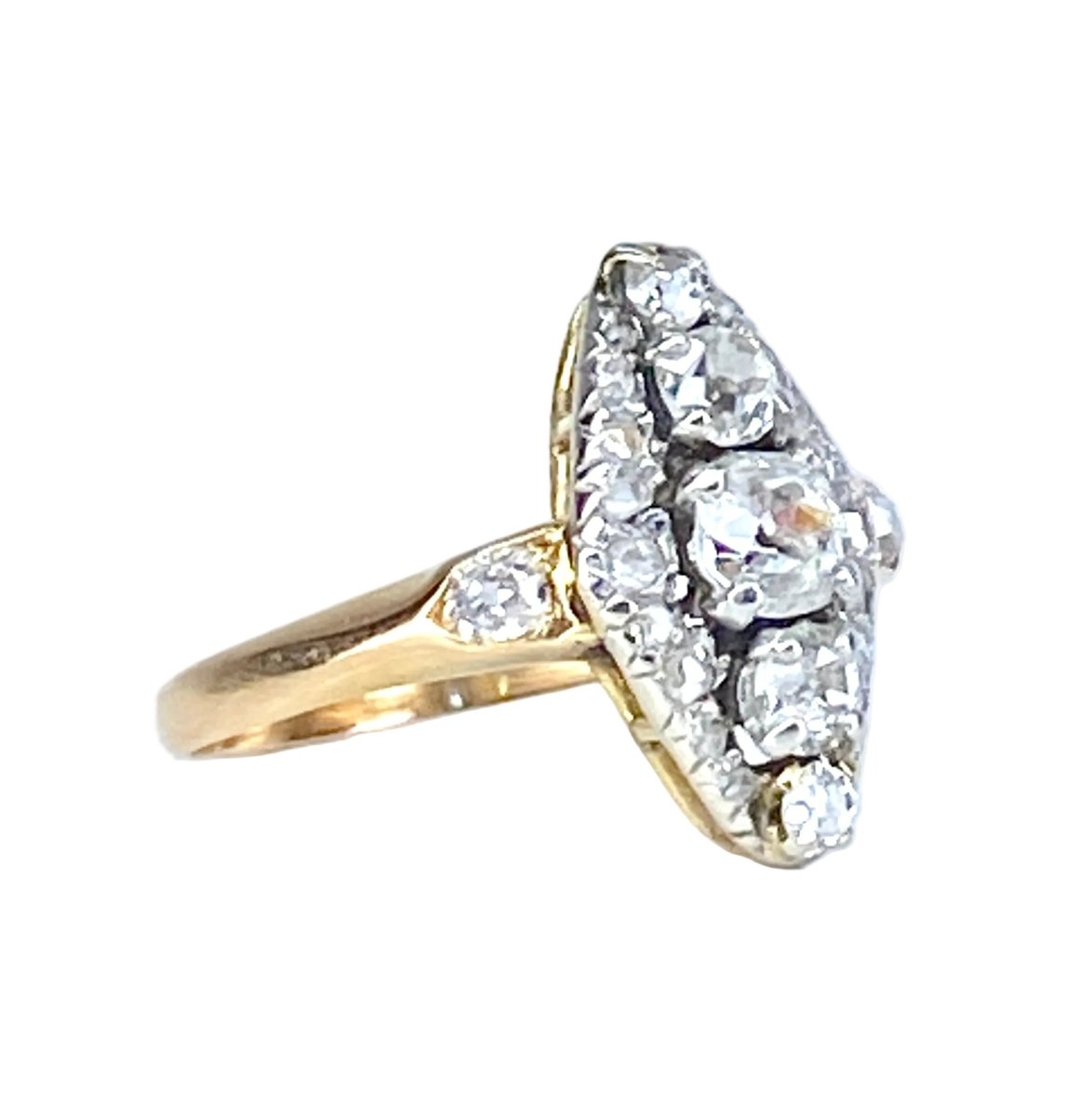 Bague Marquise en or jaune et diamants - Castafiore