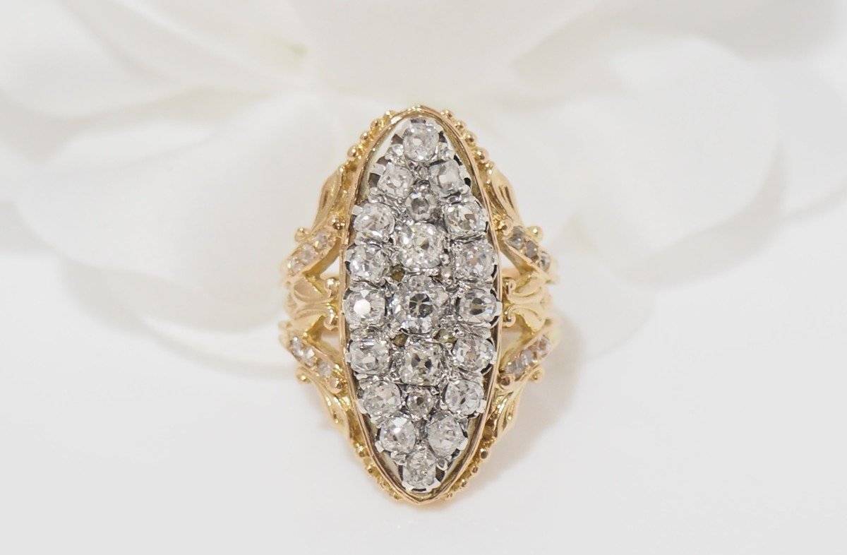 Bague marquise en or jaune et diamants - Castafiore