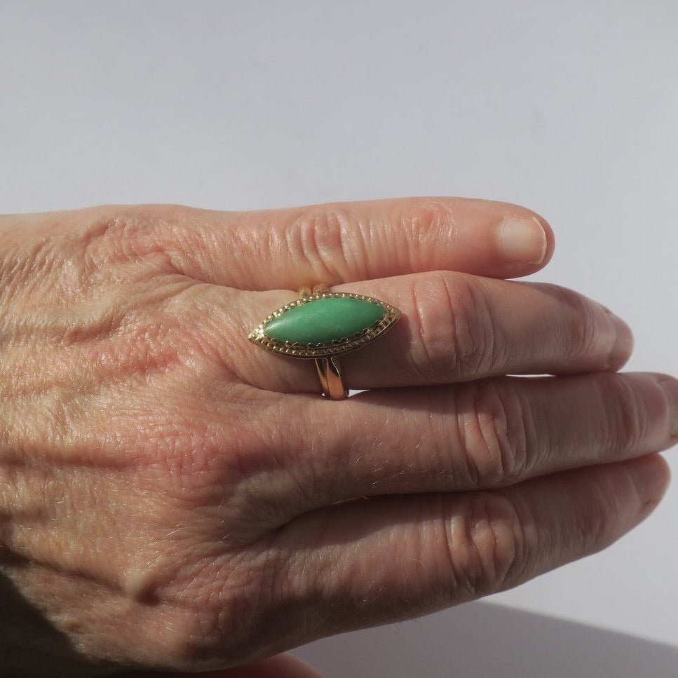 Bague Marquise en or jaune et jade - Castafiore