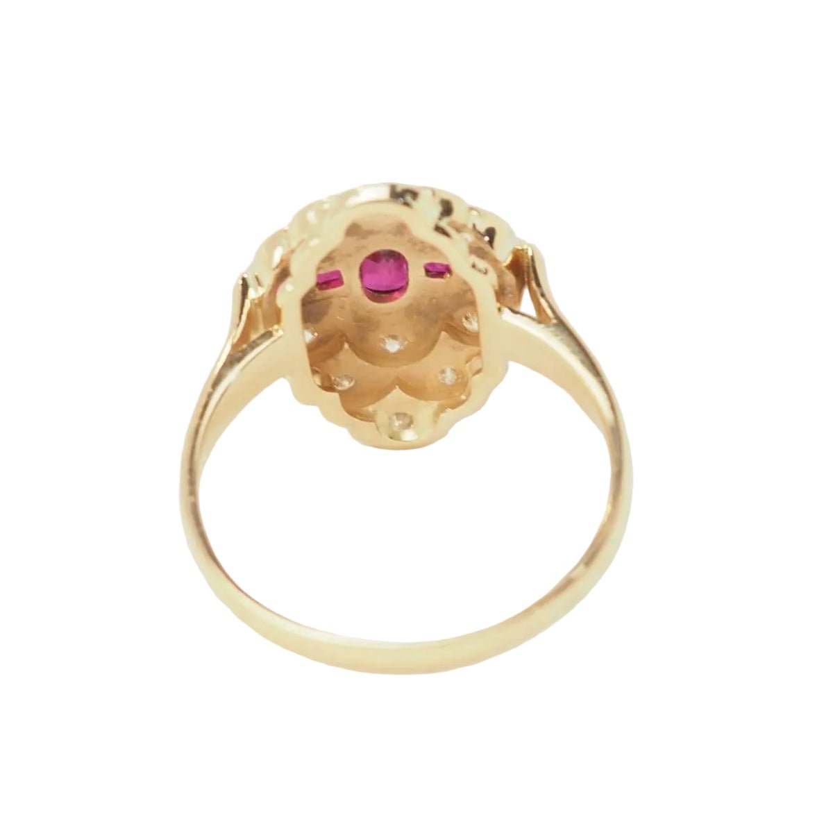 Bague Marquise en or jaune, rubis et diamants - Castafiore