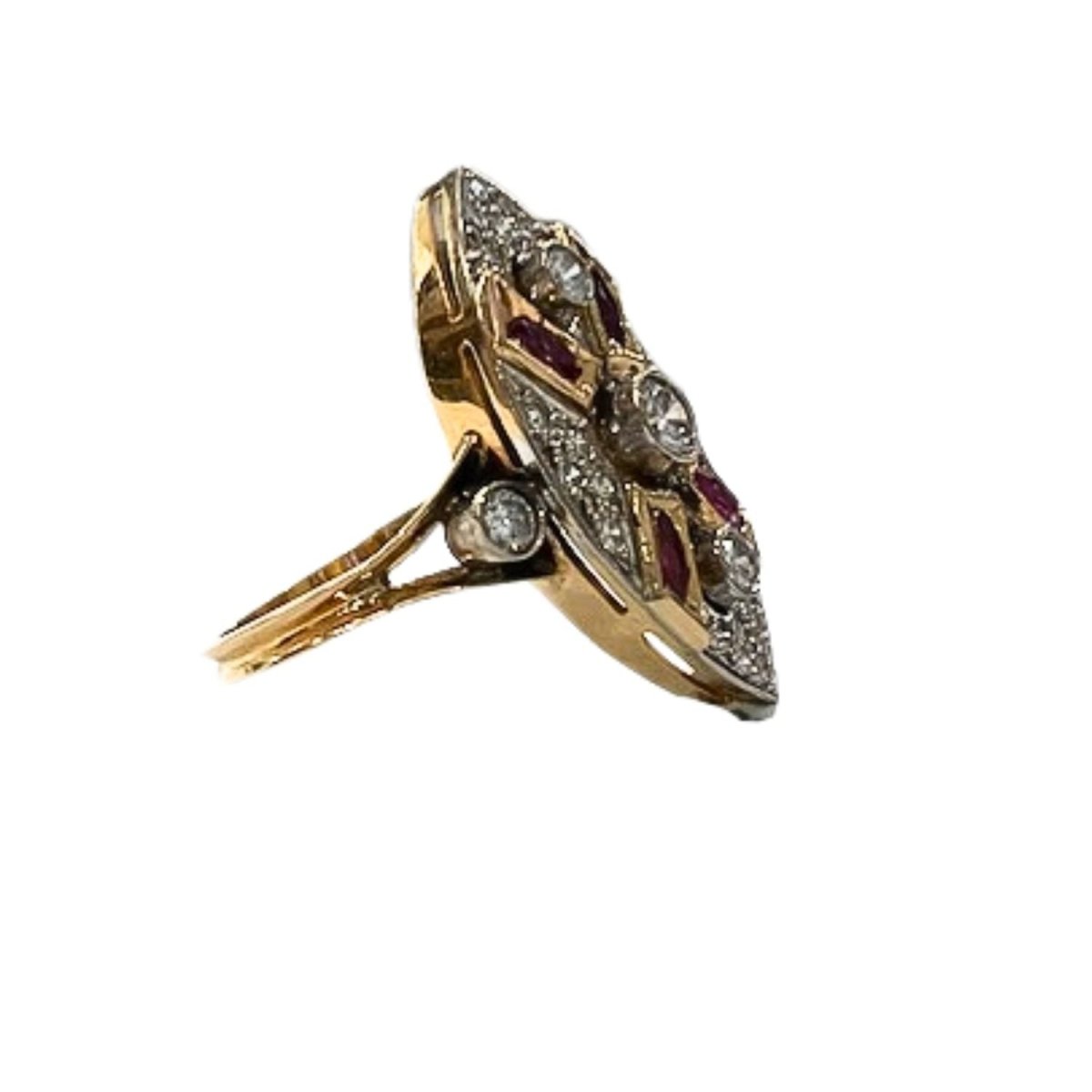 Bague Marquise en or jaune, rubis et diamants - Castafiore