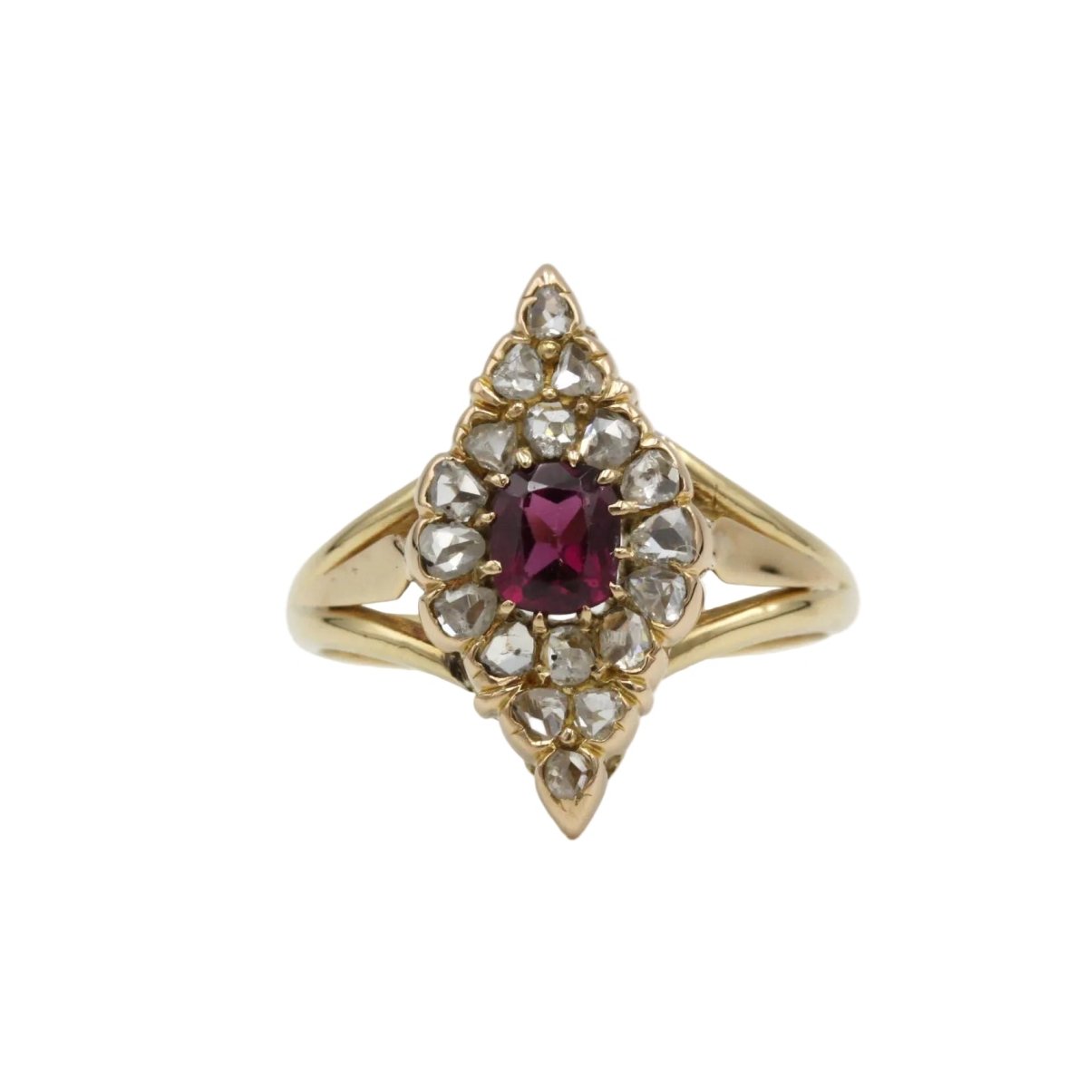 Bague Marquise en or jaune, rubis et diamants - Castafiore
