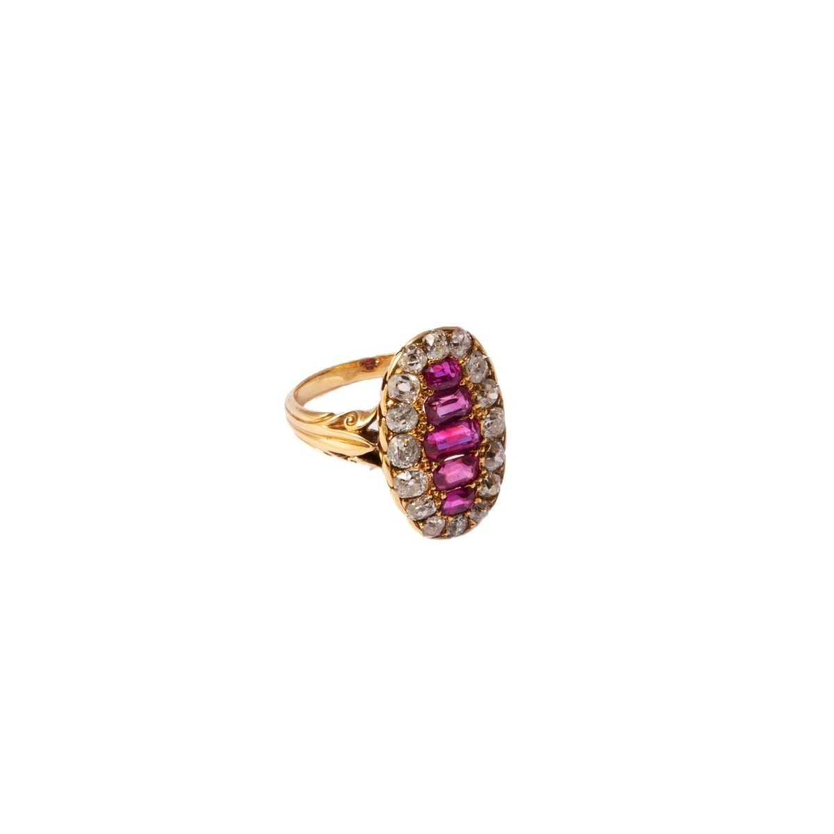 Bague Marquise en or jaune, rubis et diamants - Castafiore