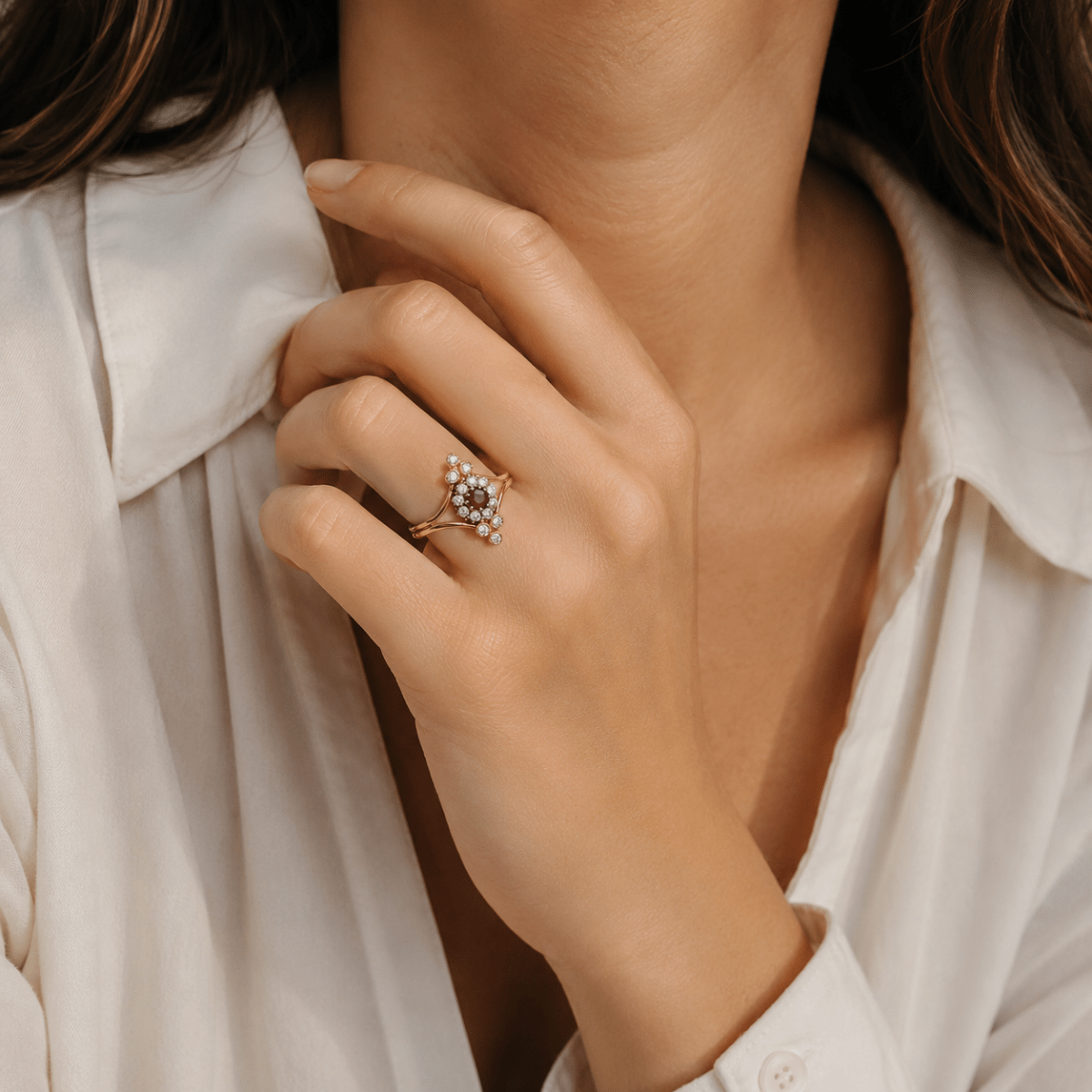 Bague Marquise en or jaune, rubis et diamants - Castafiore