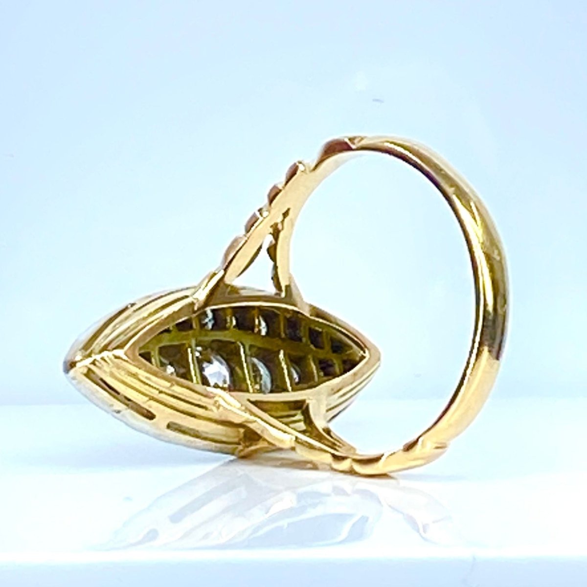 Bague Marquise en or, platine et diamants - Castafiore