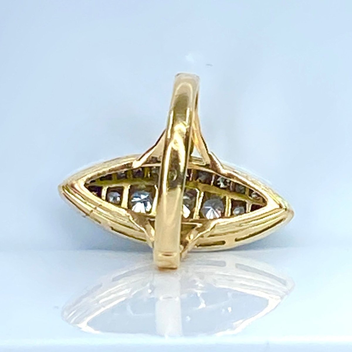 Bague Marquise en or, platine et diamants - Castafiore