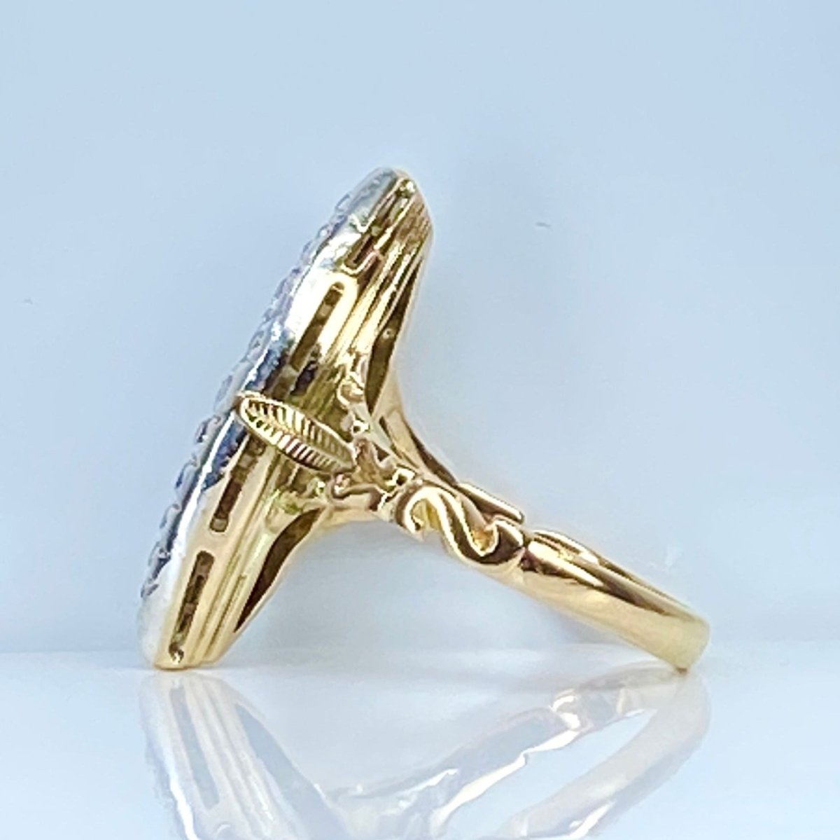 Bague Marquise en or, platine et diamants - Castafiore