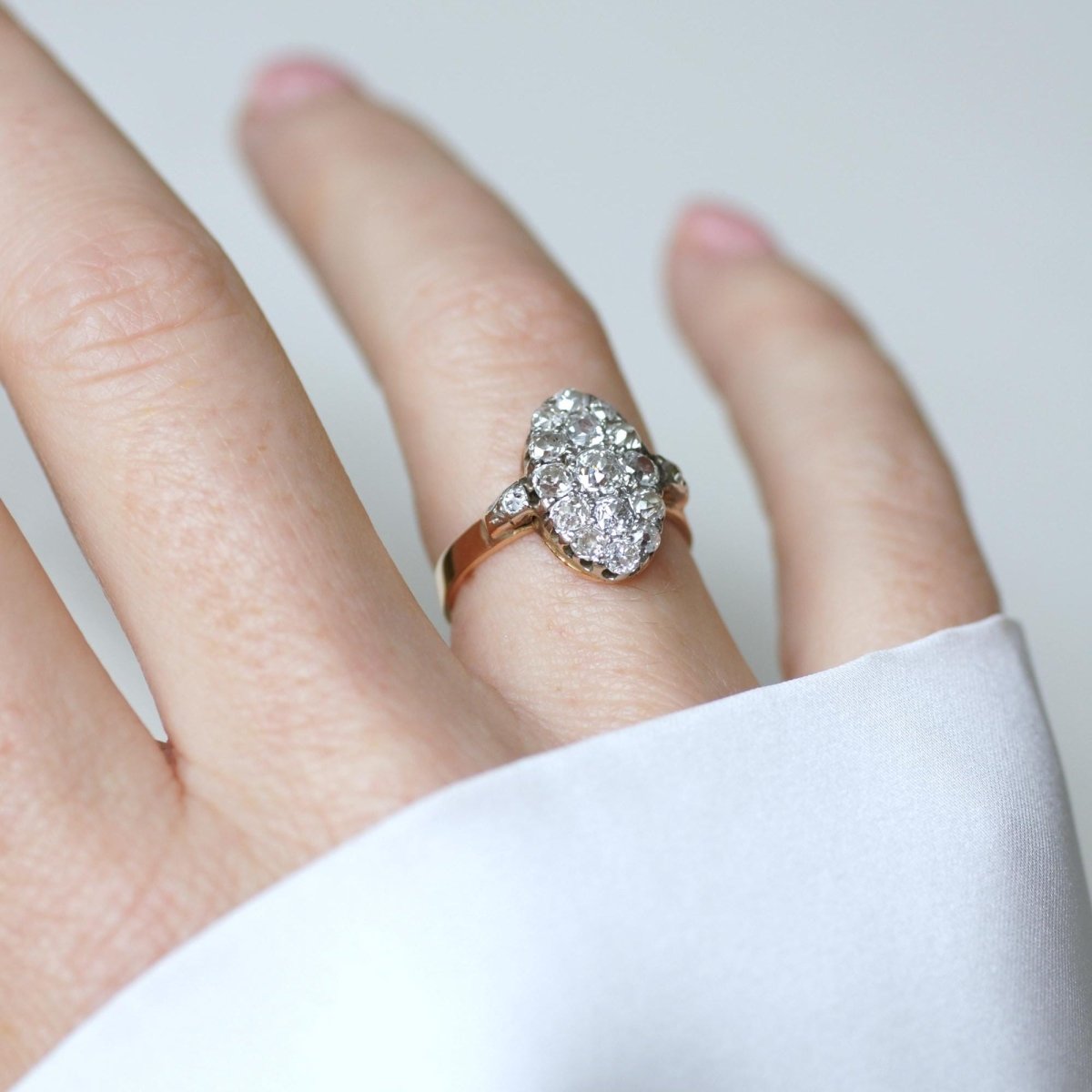 Bague Marquise en or rose et diamants - Castafiore