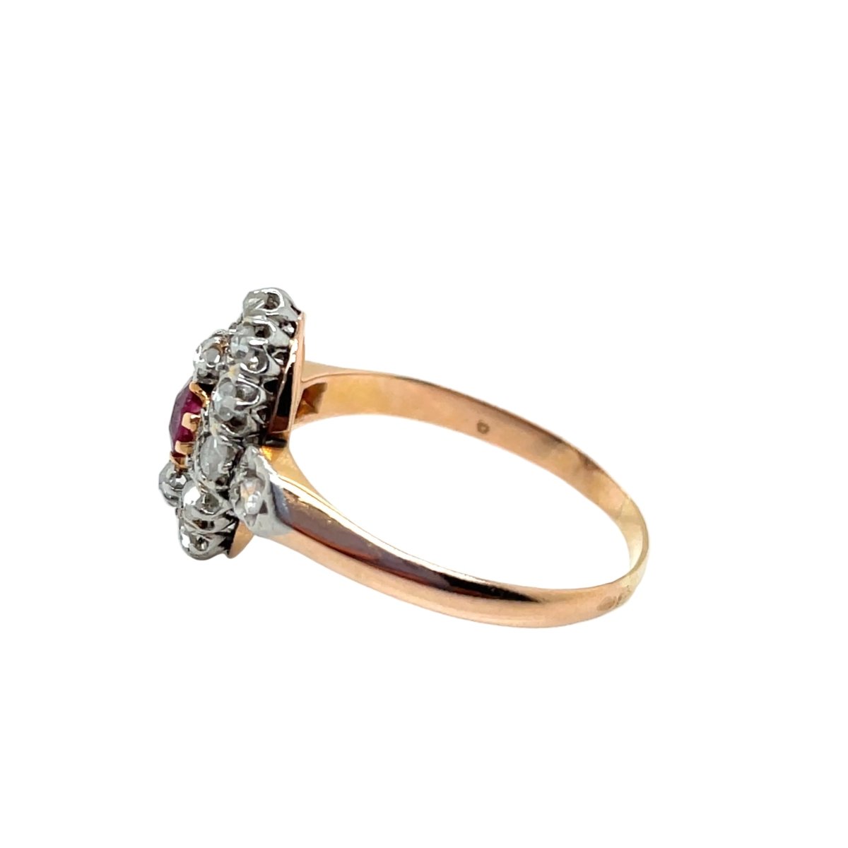 Bague Marquise en or rose, platine, rubis et diamants - Castafiore