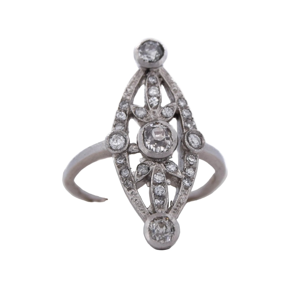 Bague Marquise en platine et diamants - Castafiore