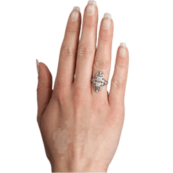 Bague Marquise en platine et diamants - Castafiore