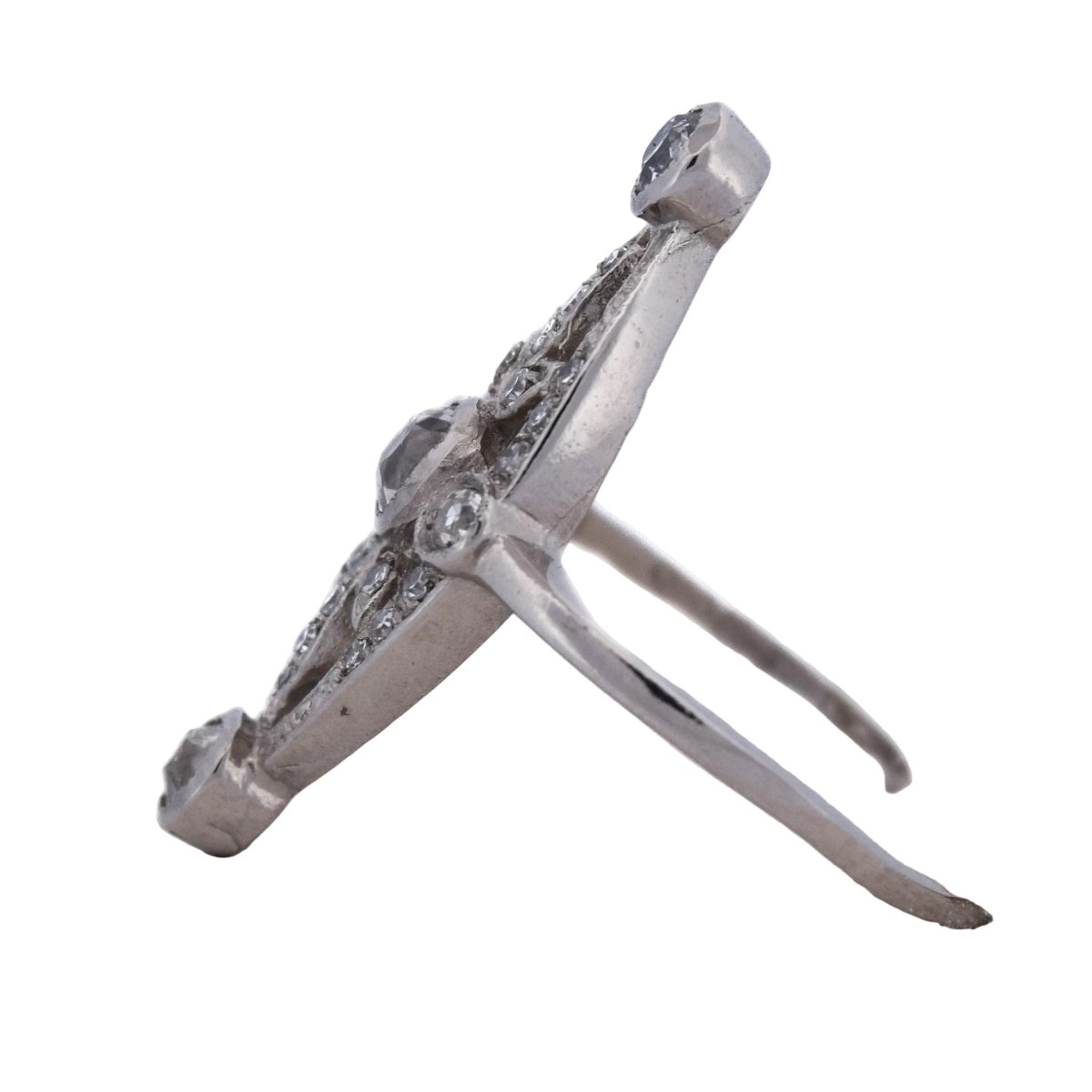 Bague Marquise en platine et diamants - Castafiore