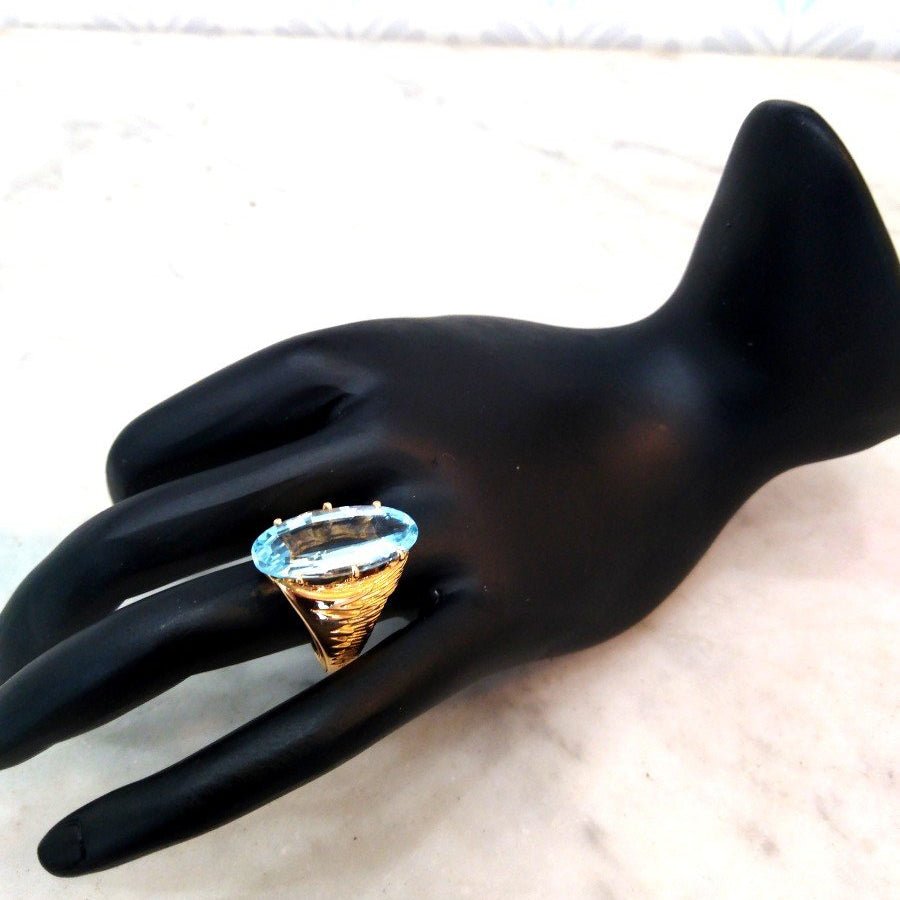 Bague Marquise end or jaune, et aigue - marine - Castafiore