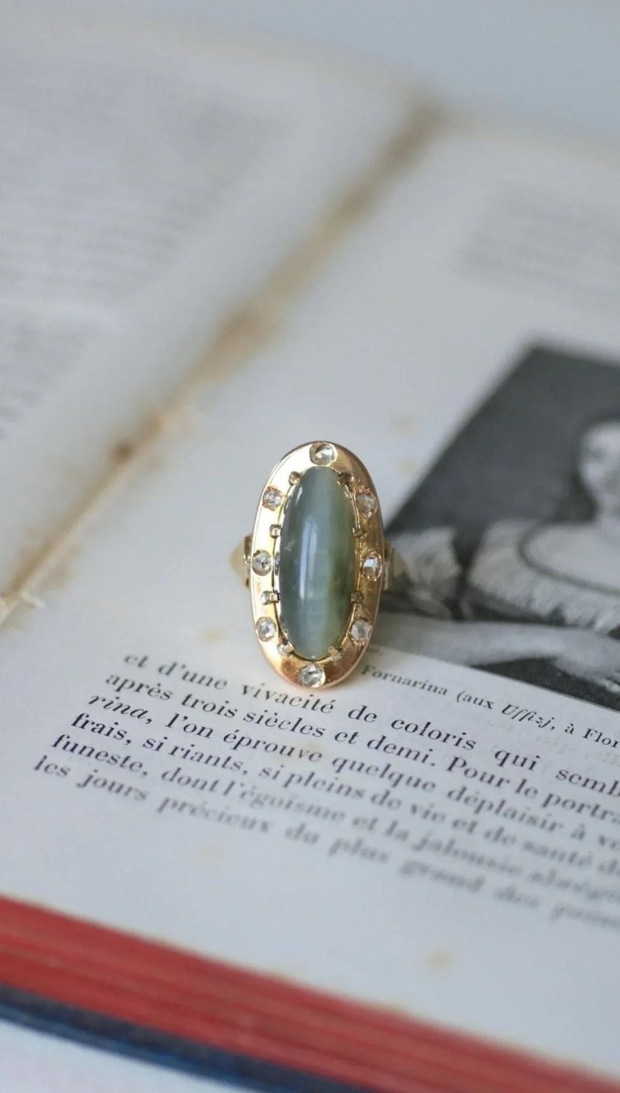Bague Marquise Oeil de Chat et Diamants sur Or Rose - Castafiore