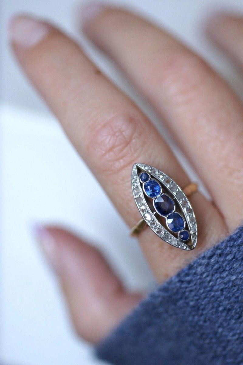 Bague marquise saphirs entourage diamants - Castafiore