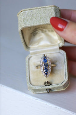 Bague marquise saphirs entourage diamants - Castafiore