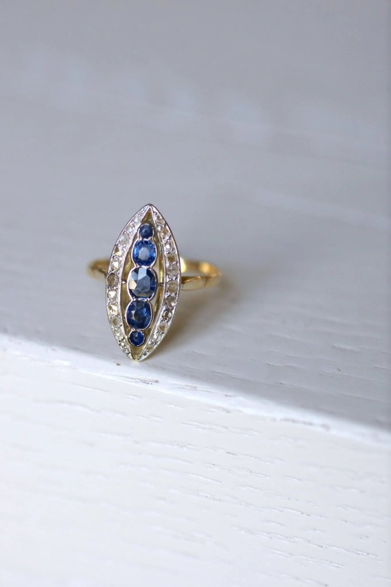 Bague marquise saphirs entourage diamants - Castafiore