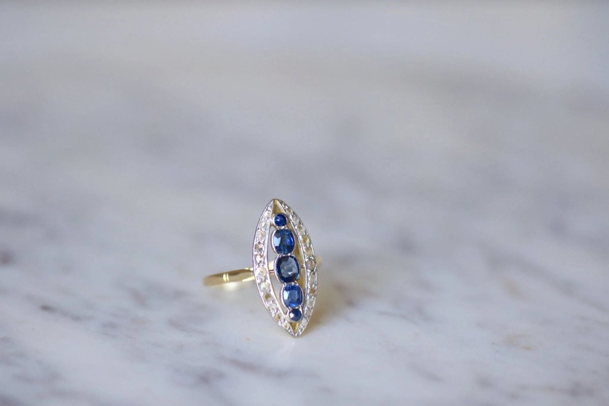 Bague marquise saphirs entourage diamants - Castafiore