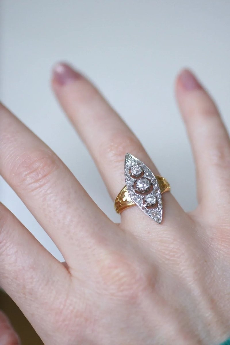 Bague marquise trèfle diamants - Castafiore