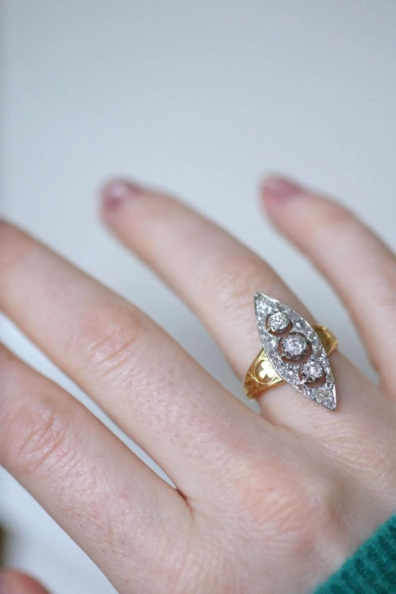 Bague marquise trèfle diamants - Castafiore