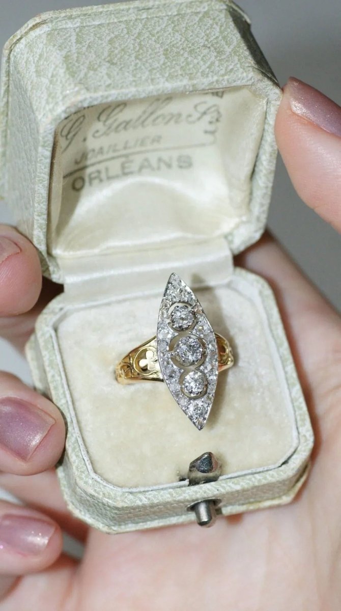 Bague marquise trèfle diamants - Castafiore