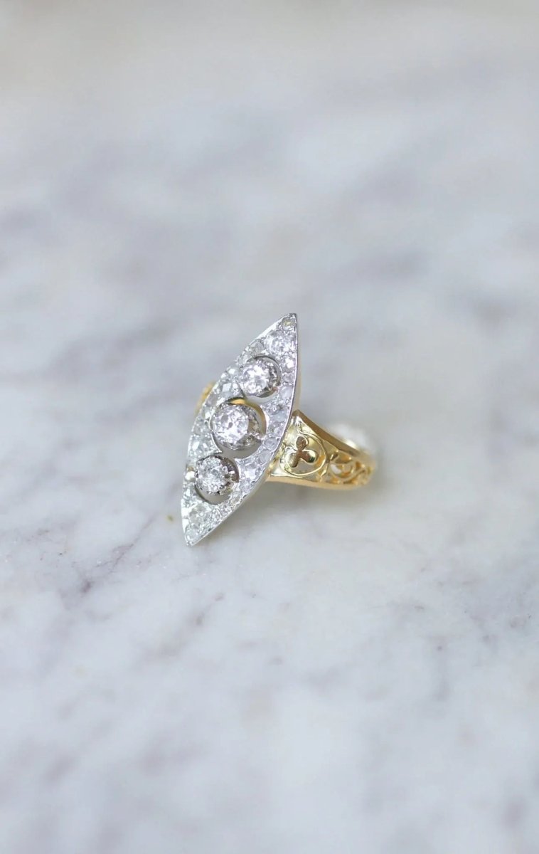 Bague marquise trèfle diamants - Castafiore