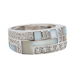 Bague MAUBOUSSIN "Belle de jour" en or blanc, nacre et diamants - Castafiore