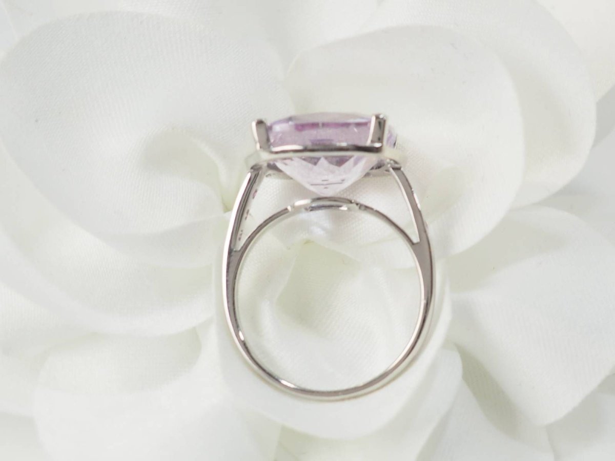 Bague Mauboussin "Couleur d'Amour" en or blanc et Améthyste - Castafiore