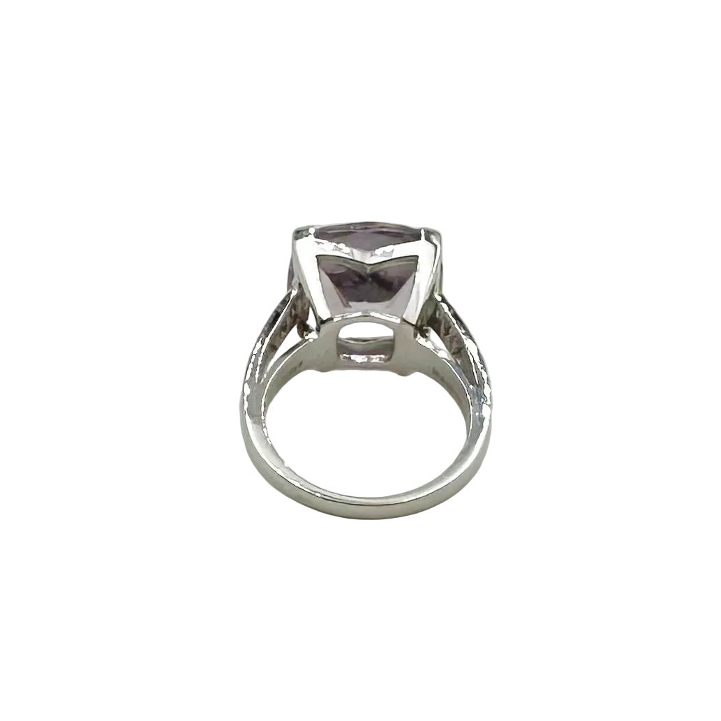 Bague MAUBOUSSIN "Gueule d'amour" en or blanc, améthyste et diamants - Castafiore