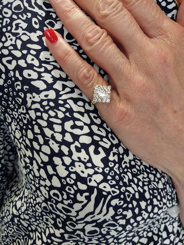 Bague moderne diamants en or jaune et or blanc - Castafiore