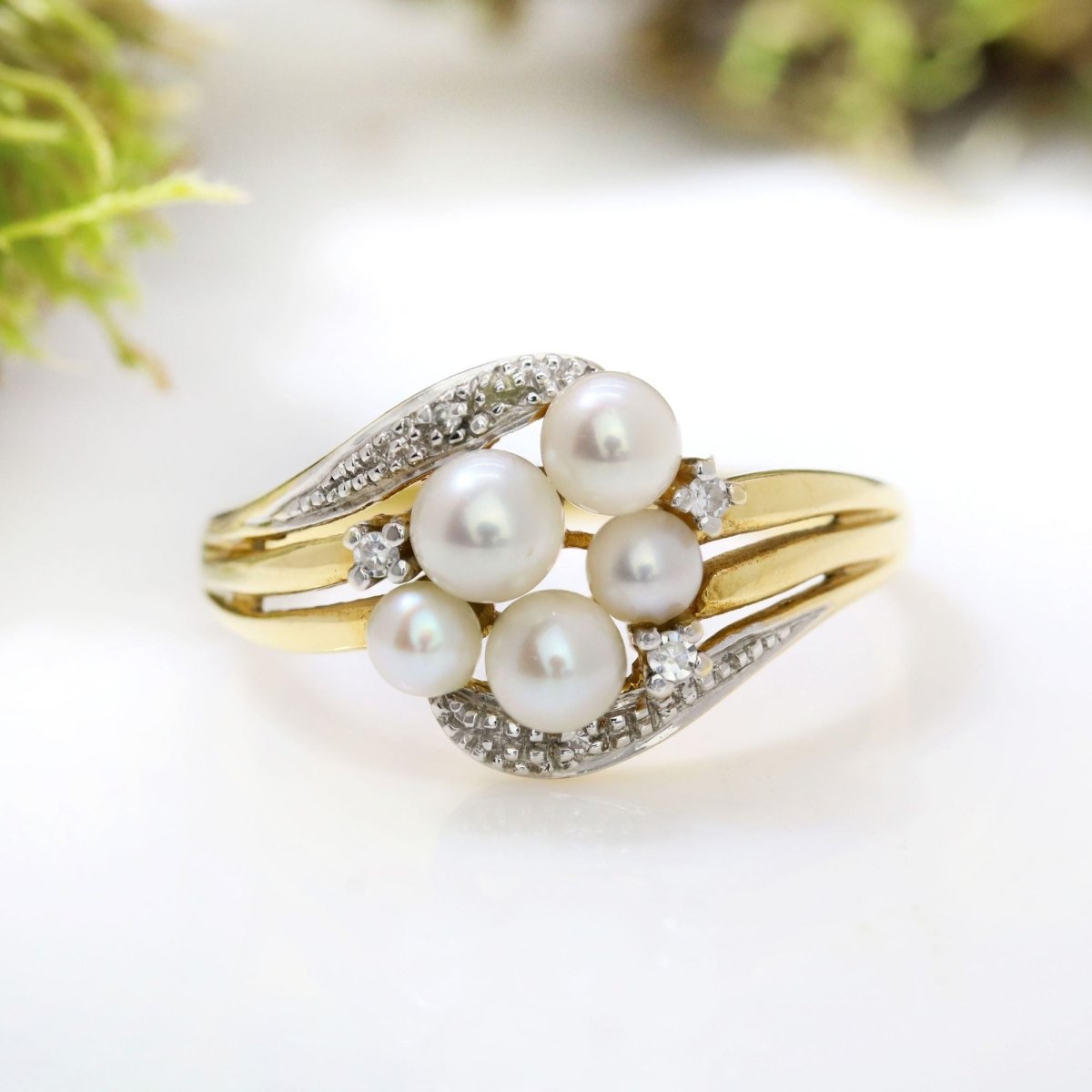 Ring modern two golds diamonds cultured pearls