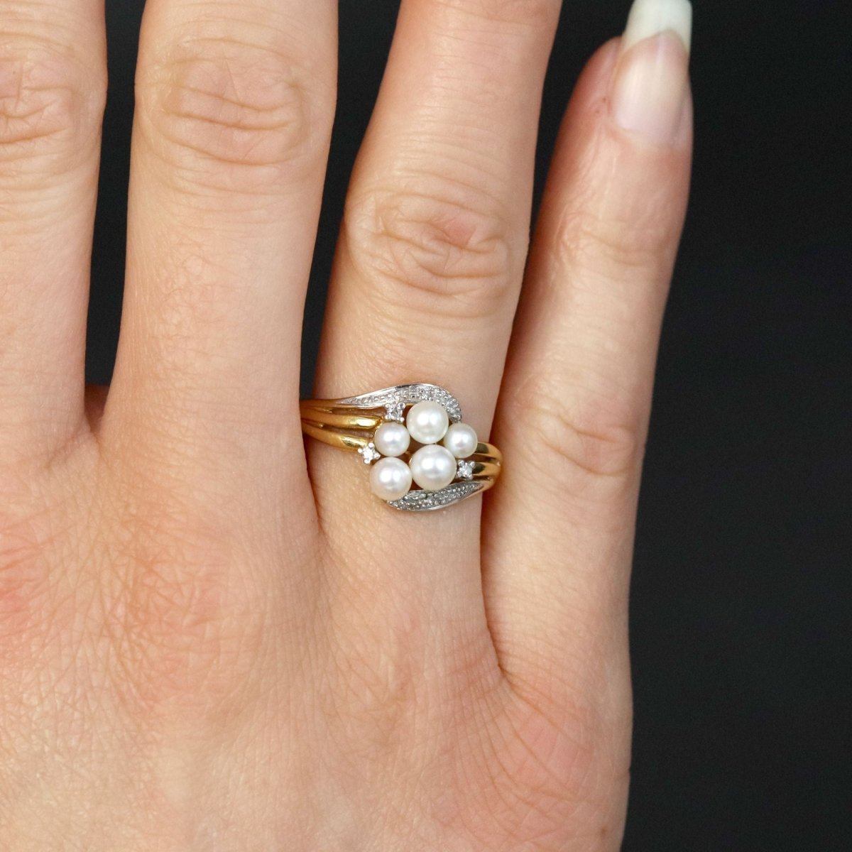 Ring modern two golds diamonds cultured pearls