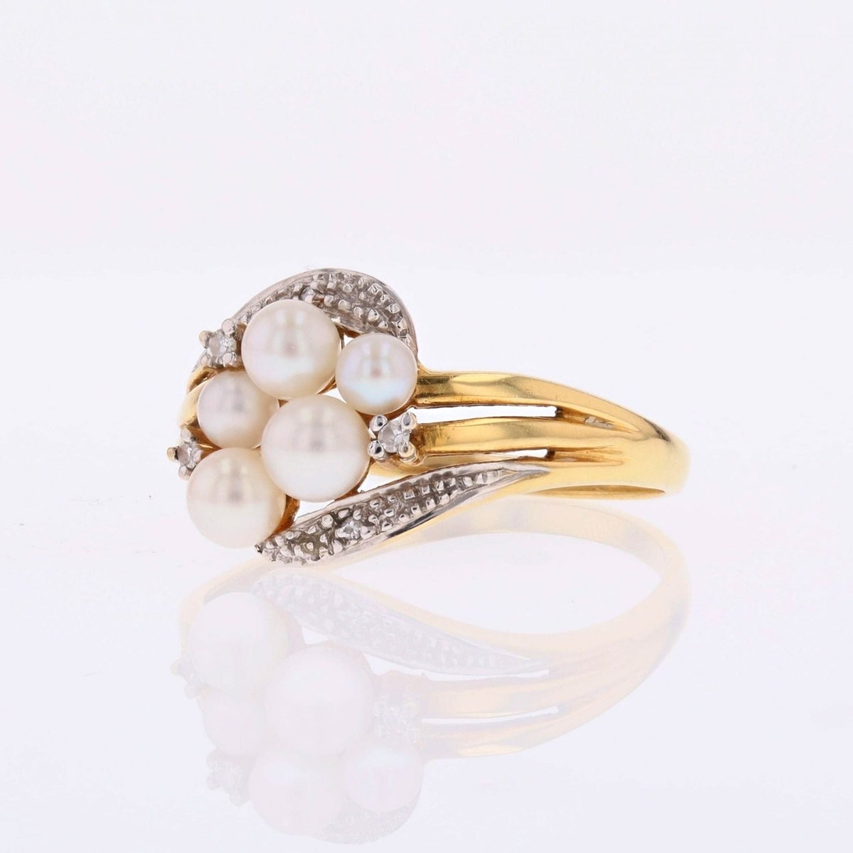 Ring modern two golds diamonds cultured pearls