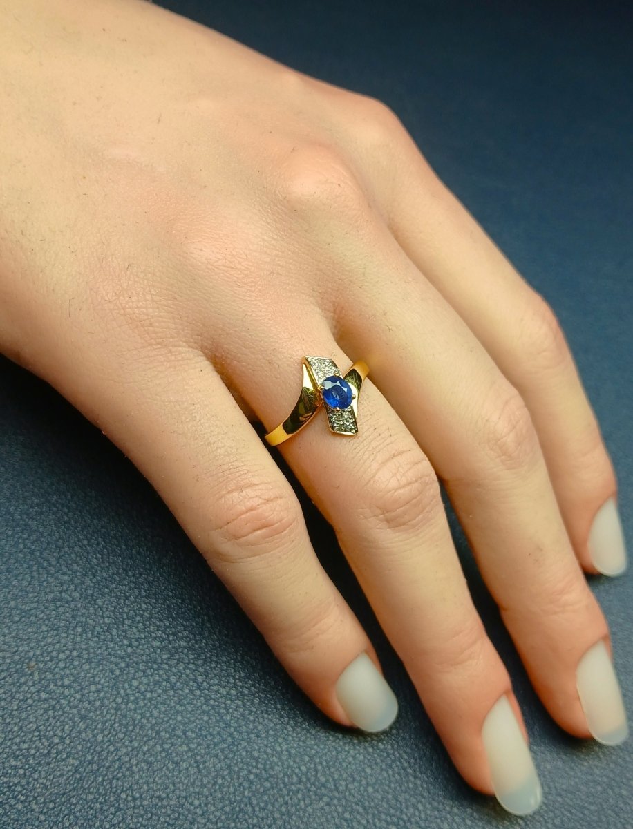Bague moderne en or jaune saphir et diamants - Castafiore