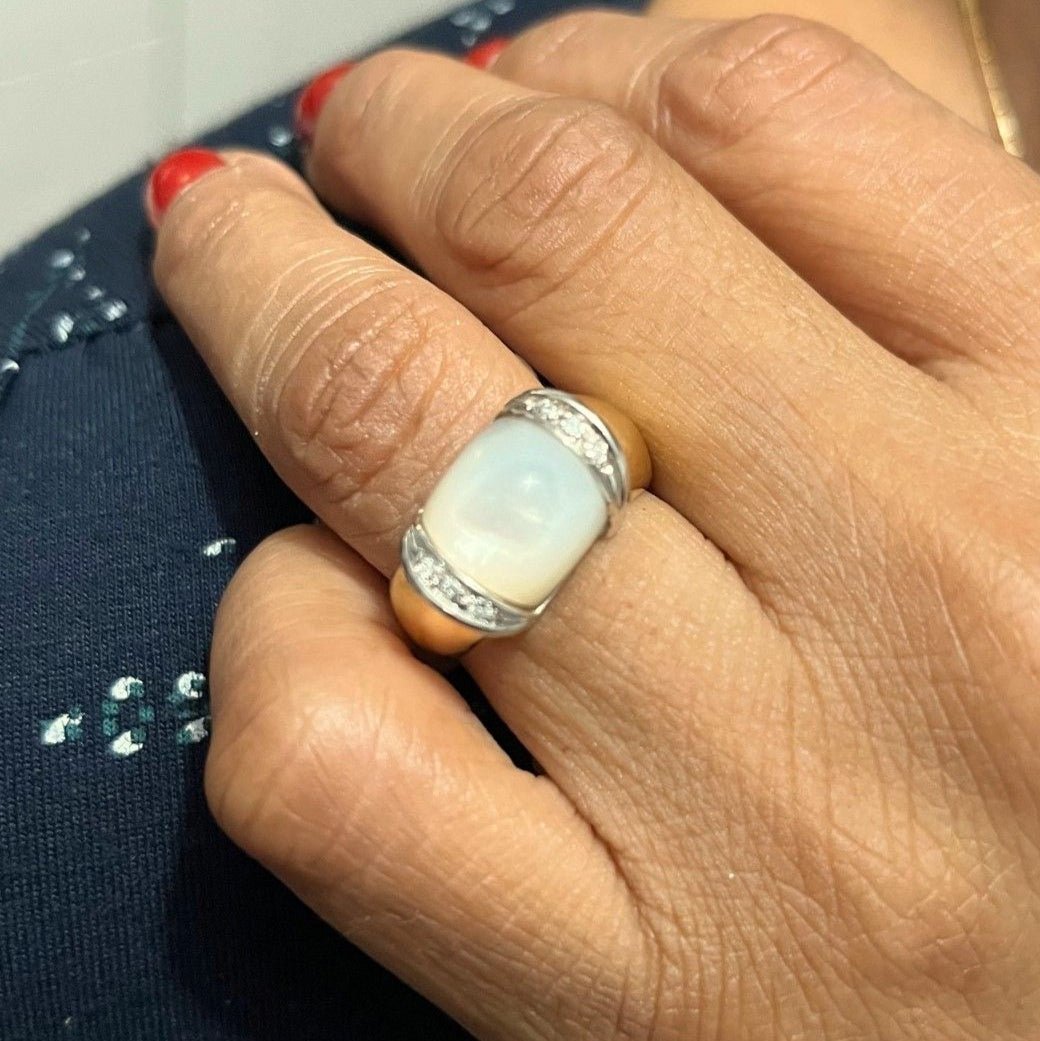 Bague moderne nacre et diamants en or jaune - Castafiore