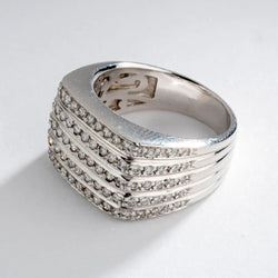 Bague moderne rectangulaire en or gris et diamants - Castafiore