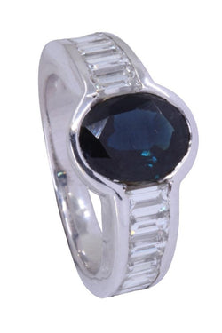 Bague moderne saphir et diamants baguettes en or blanc - Castafiore