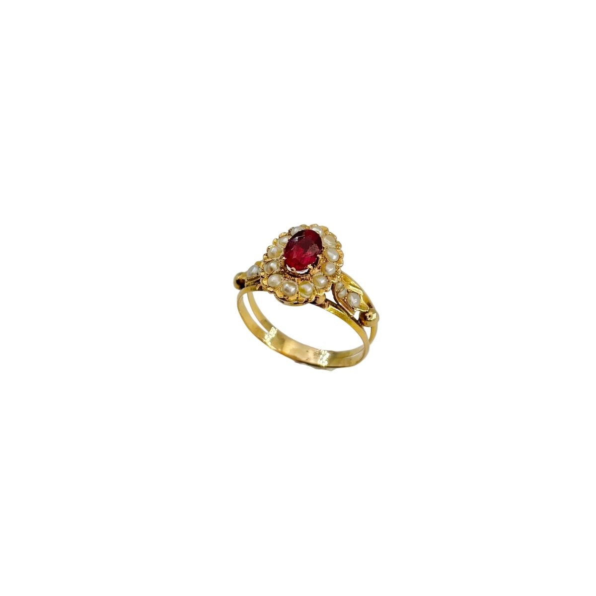 Bague Napoléon III en or jaune, grenat doublet et perles - Castafiore