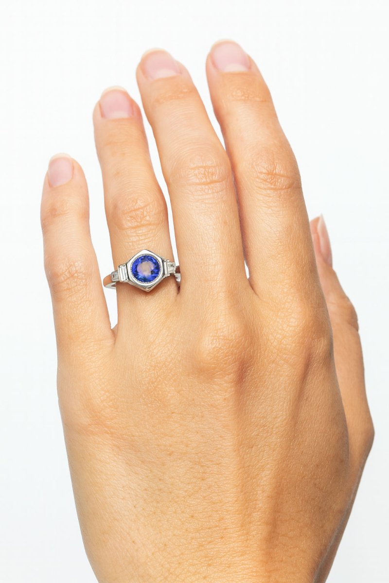 Bague Octogonale en platine, saphir et diamant - Castafiore