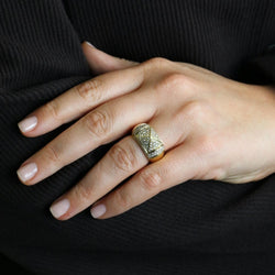 Bague OJ PERRIN Pyramide en or jaune et diamants - Castafiore