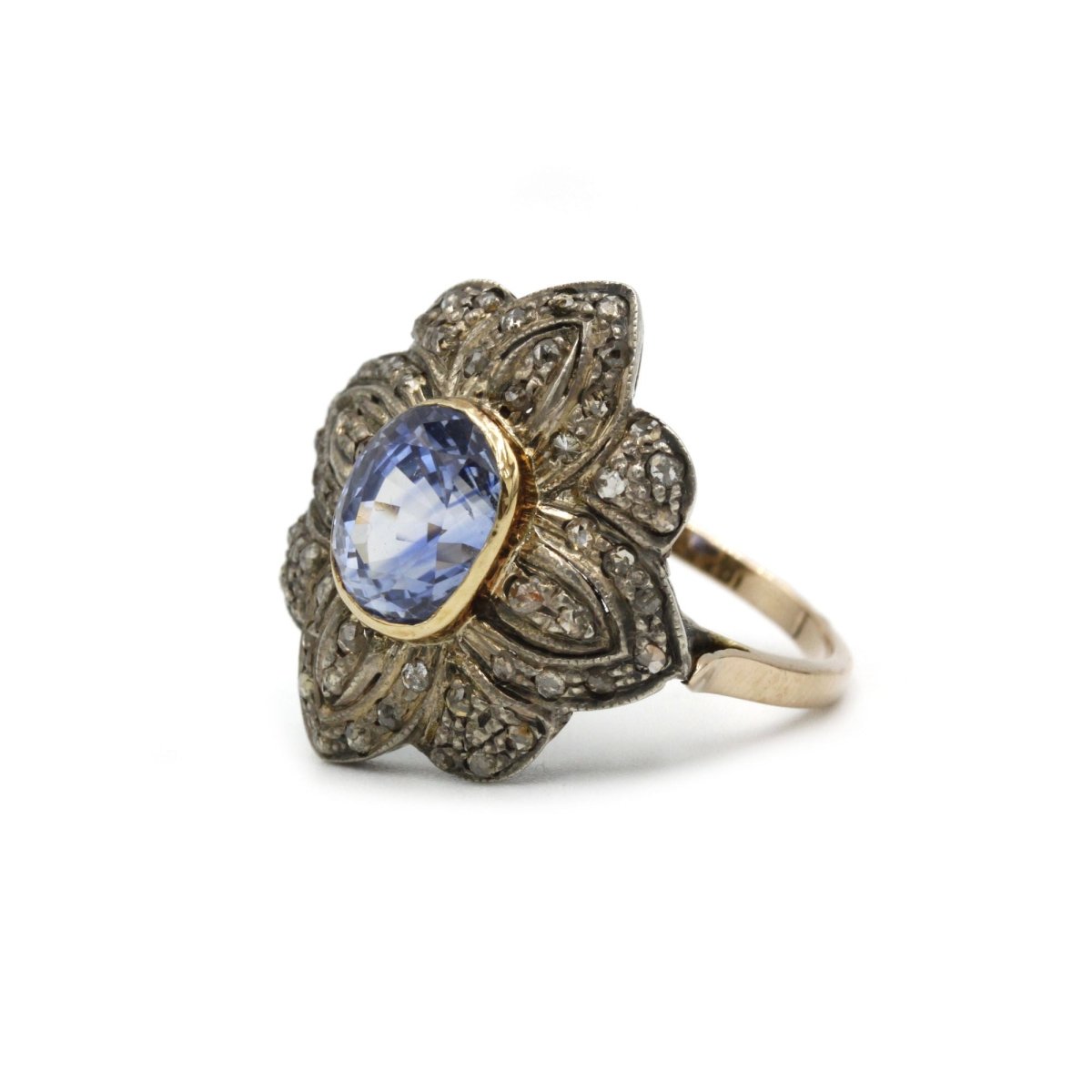 Bague - Or, argent, saphir et diamants. - Castafiore