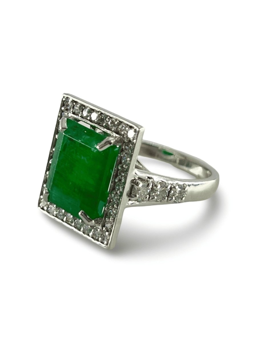 Bague or blanc emeraude 6 ct et diamants - Castafiore