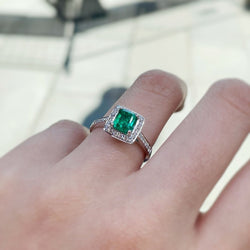 Bague - Or blanc, Emeraude et Diamants - Castafiore