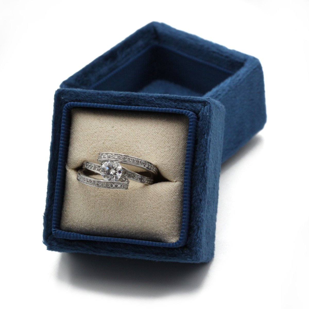 Bague - Or blanc et diamants - Castafiore