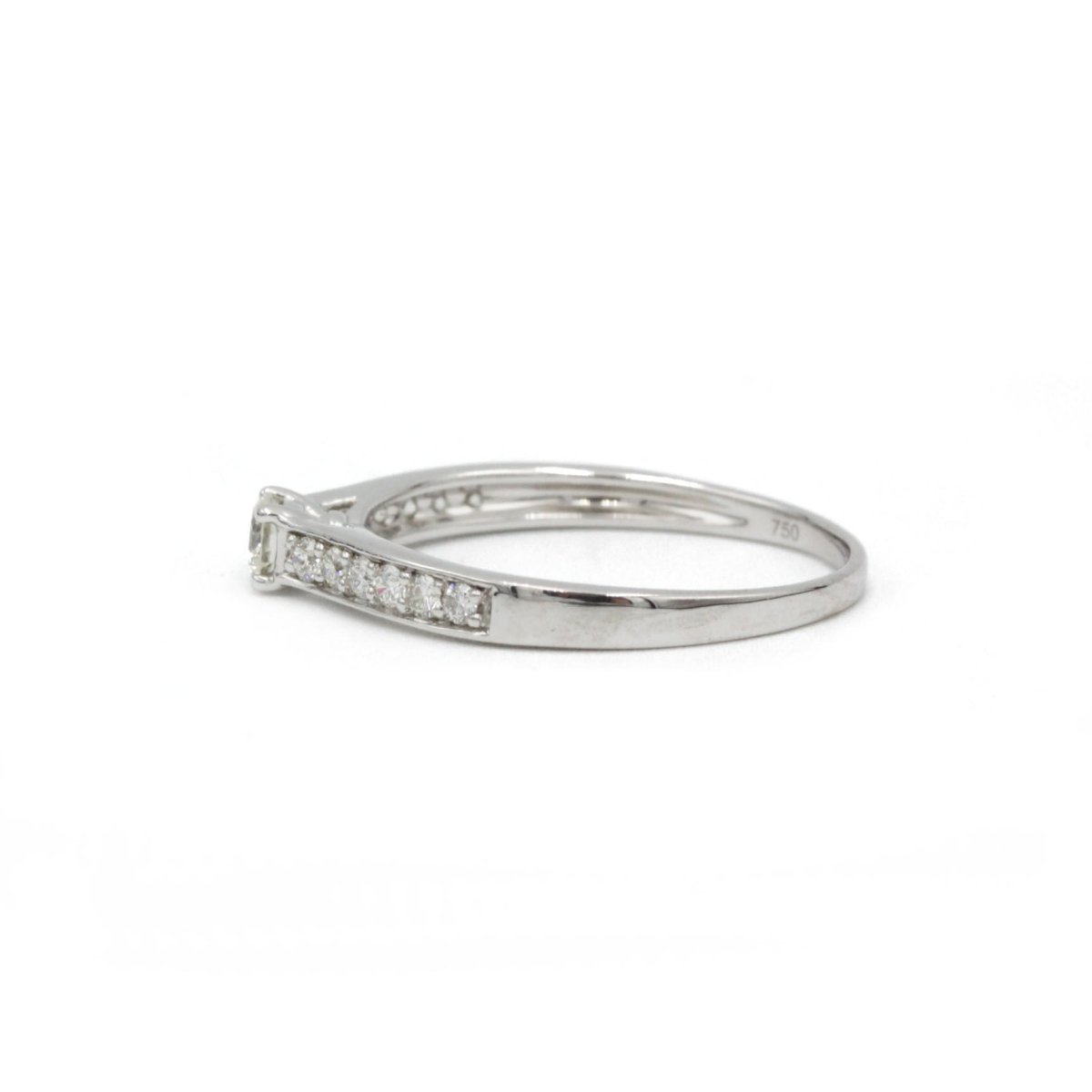 Bague - Or blanc et diamants - Castafiore