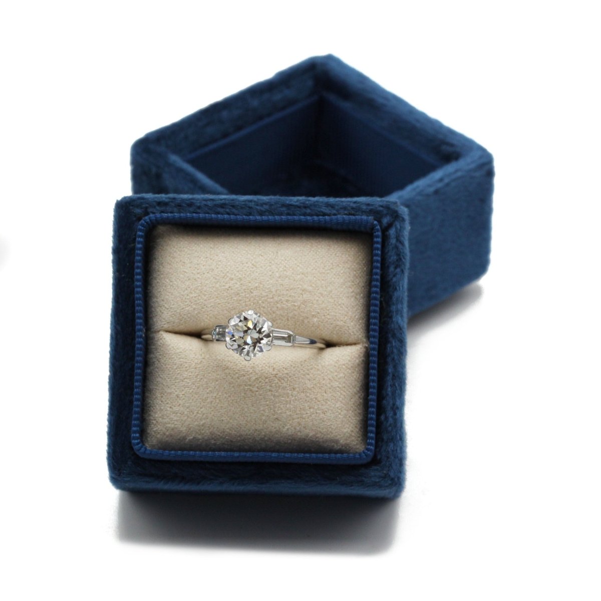 Bague - Or blanc et diamants - Castafiore