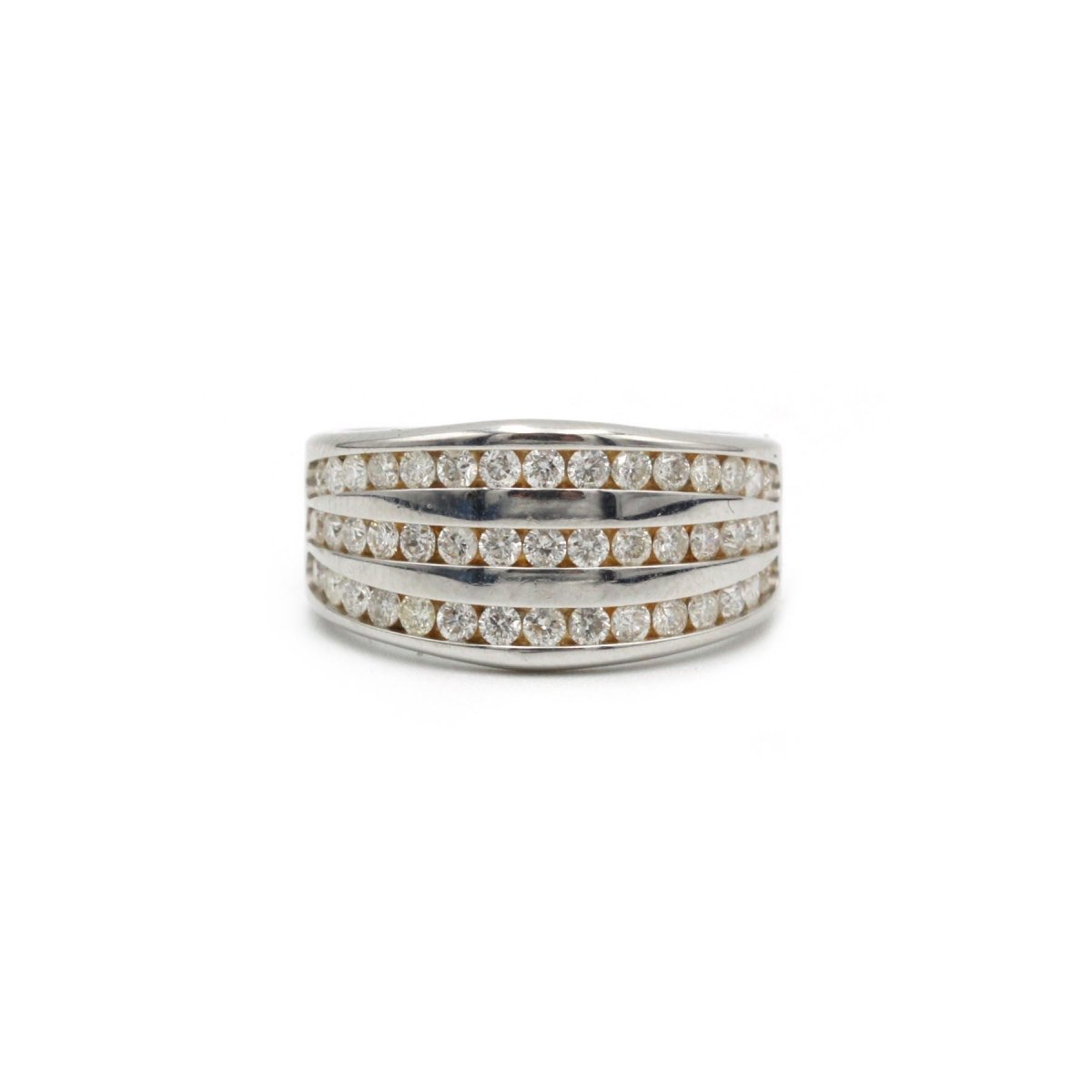Bague - Or blanc et diamants - Castafiore